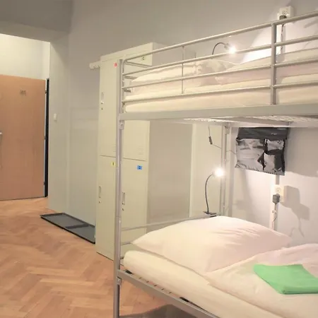 GLOBE Hostel Prague ADULTS ONLY-2